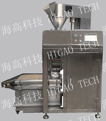 Double roller compaction granulating machine